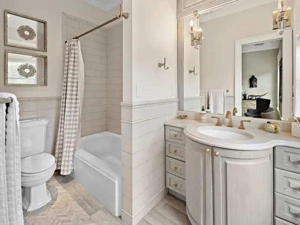 630 Hudson Street image 27 of 50