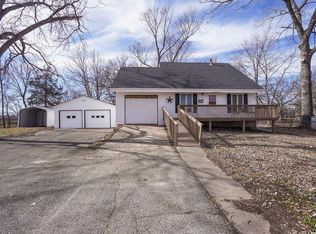 112 Walnut Ct, Perry, KS 66073