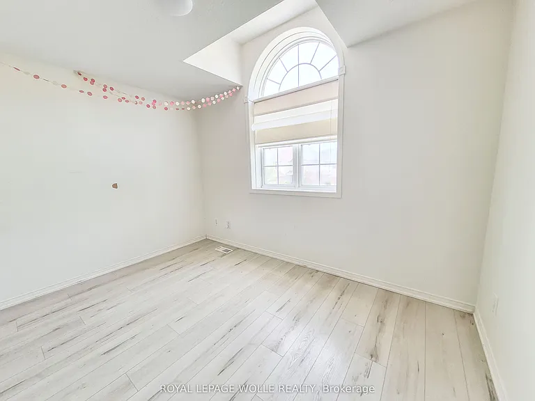 147 Dubrick Cres #1 — Photo 13