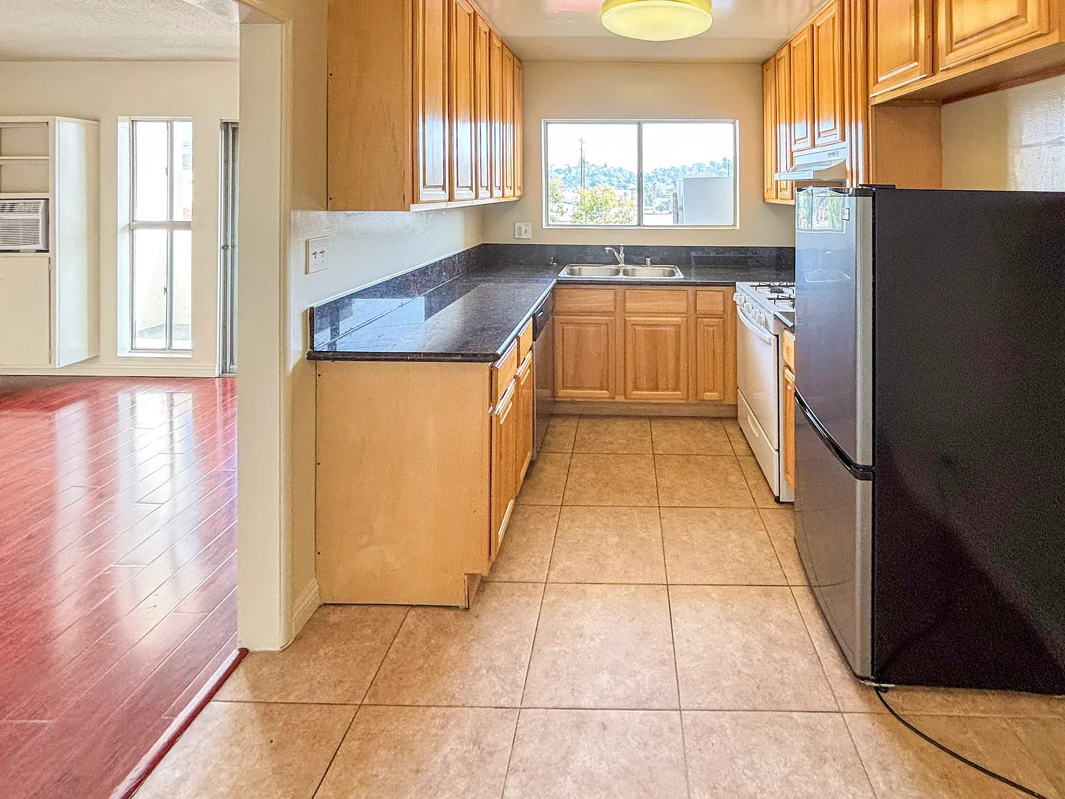 Studio, 480 sqft, $1,645 — Photo 3