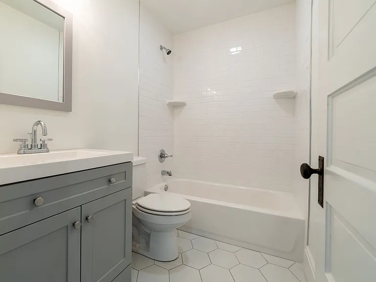 528 E Normal St — Photo 25