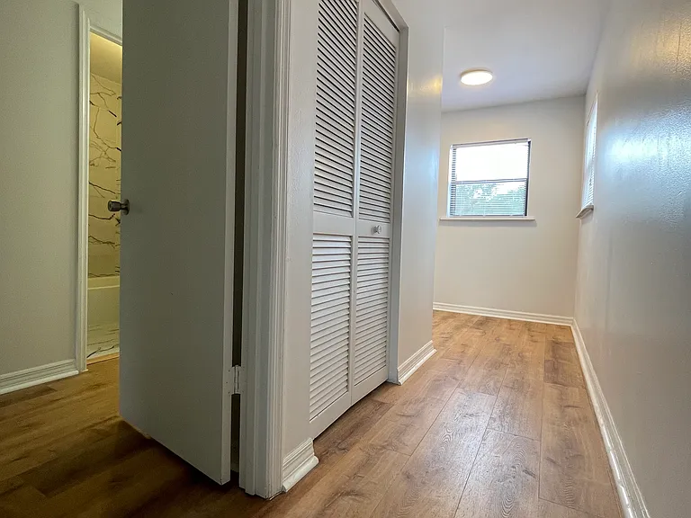 2701 NE 10th St #307 — Photo 13