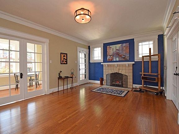3rd image of 2850 Observatory Ave Floor 1