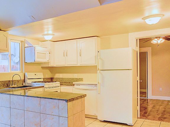4th image of 1279 W 37th Pl #5B-4Ba-1845Sqft