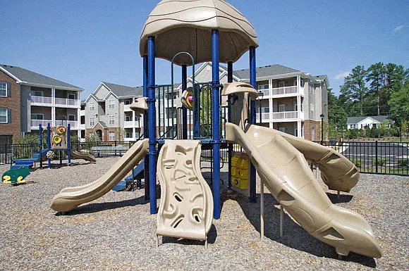 Clairmont at Hillandale — Photo 13