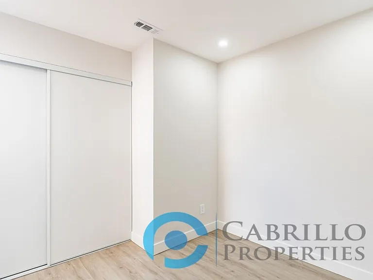 4776 Bancroft St — Photo 12