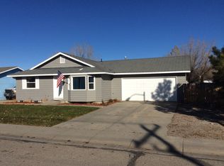 18 Riverbend Rd, Casper, WY 82604