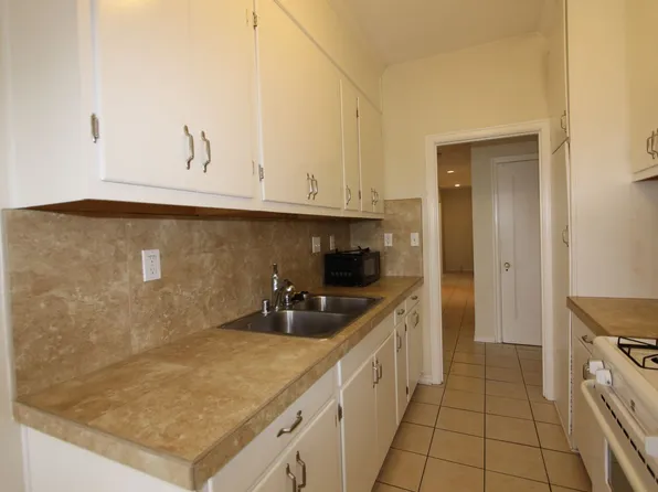 Gorgeous 2 bedroom 1 bathroom downstairs apartment available May 1, 2026, 3068 Columbia St, San Diego, CA 92103