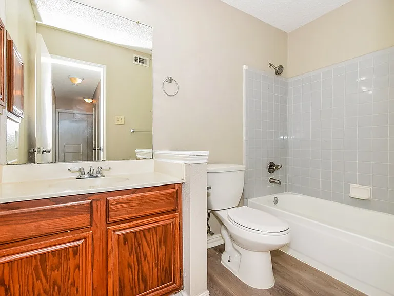 1411 Sandalwood Dr — Photo 16