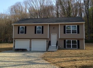 21 Lower Bartlett Rd, Quaker Hill, CT 06375