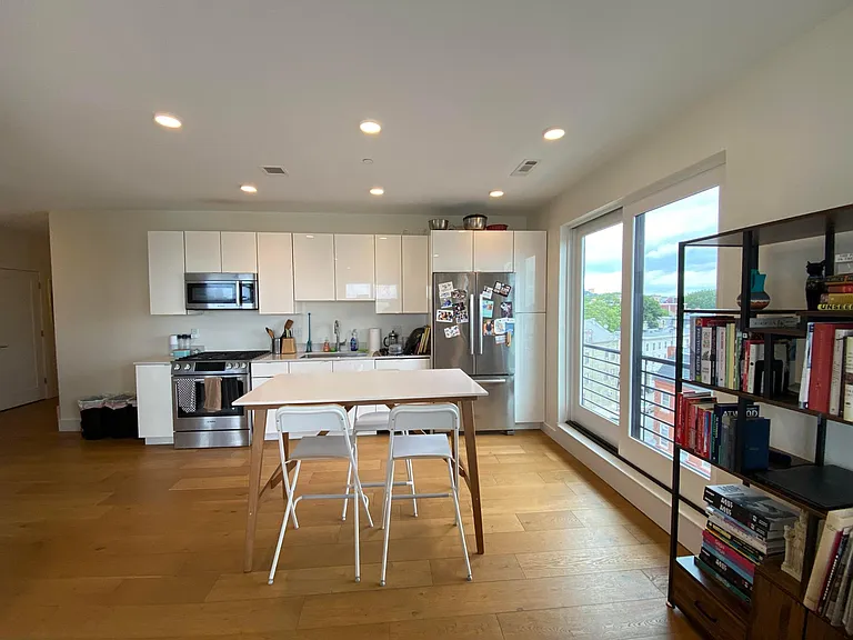250 Meridian St #611 — Photo 9