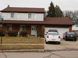 29506 Van Laan Dr, Warren, MI 48092