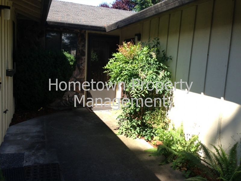 1st image of 2204 Jackson Ave NW