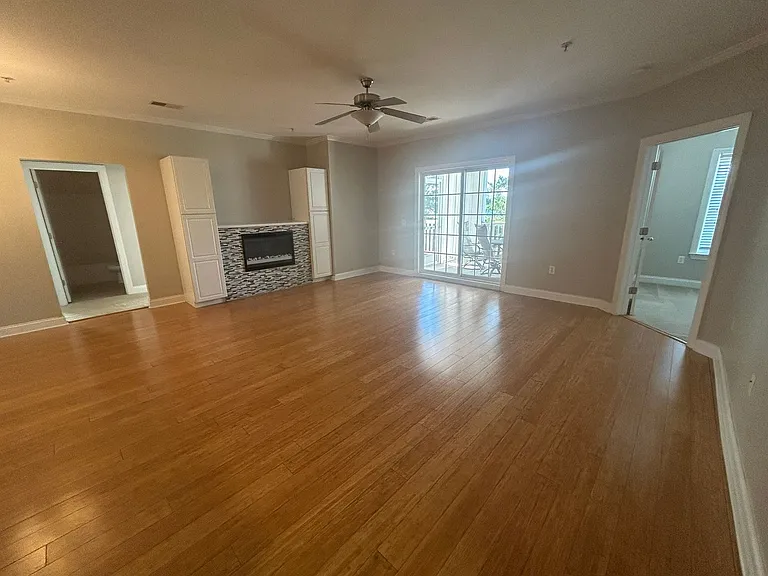 300 Gateway Dr — Photo 40