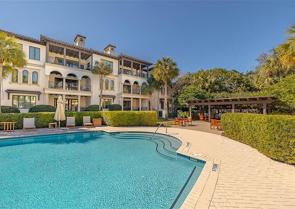 1st image of 100 Beach Club Ln