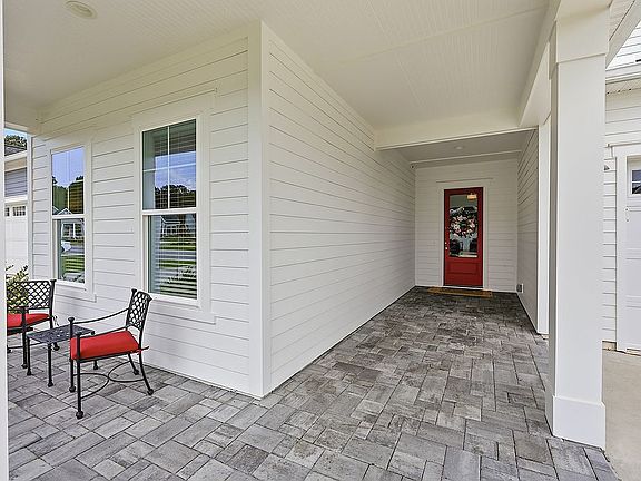 4th image of 210 Foxbriar Ct