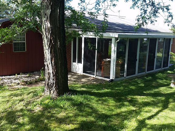 4th image of 37 Eastmoor Dr