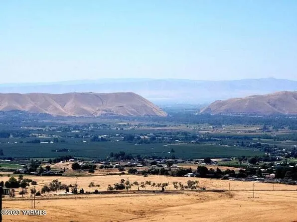 Nka N Roza Hill Dr, Yakima, WA 98901