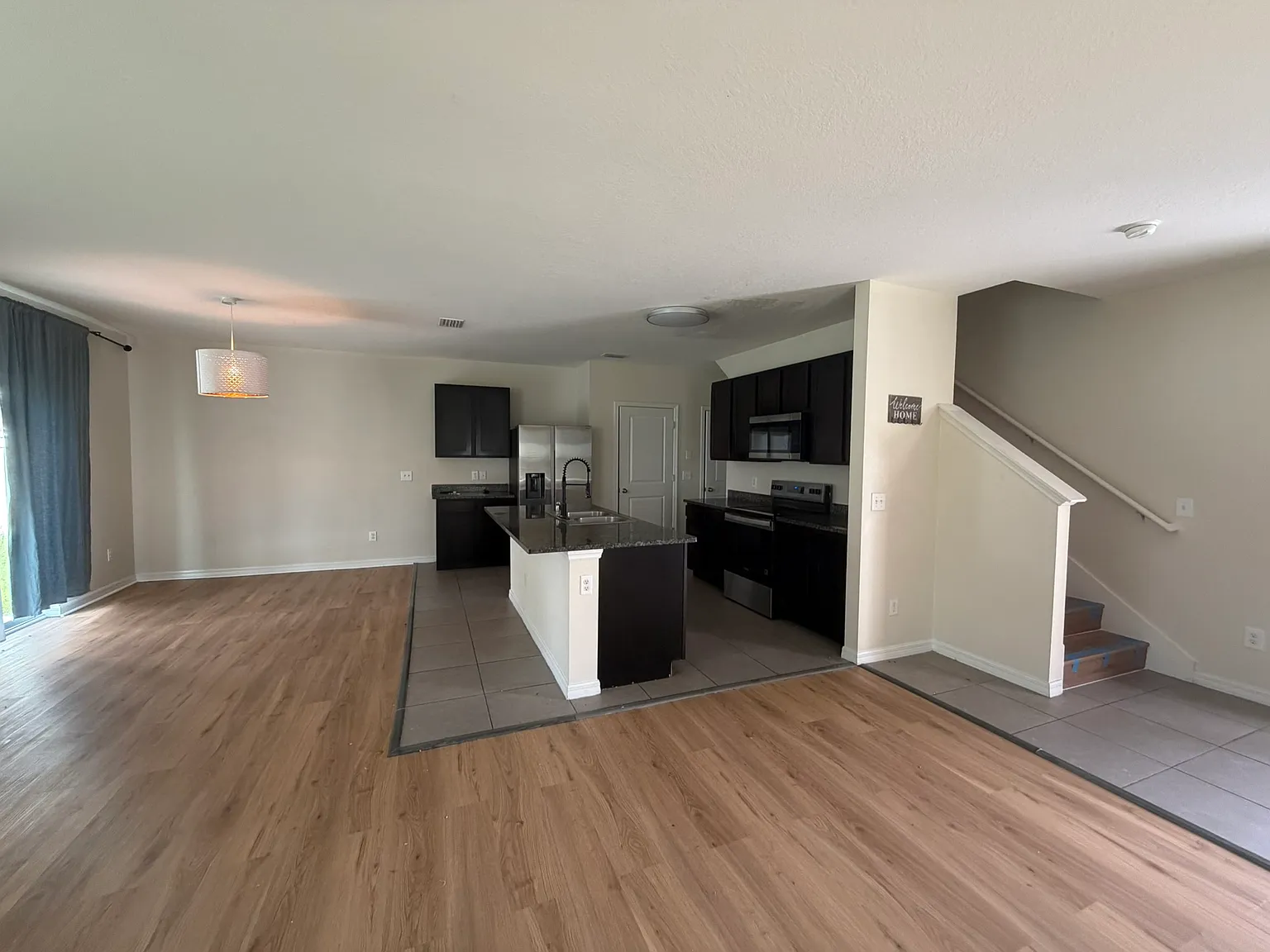 4 bed, 2.5 bath, 2007 sqft, $2,450 — Photo 4