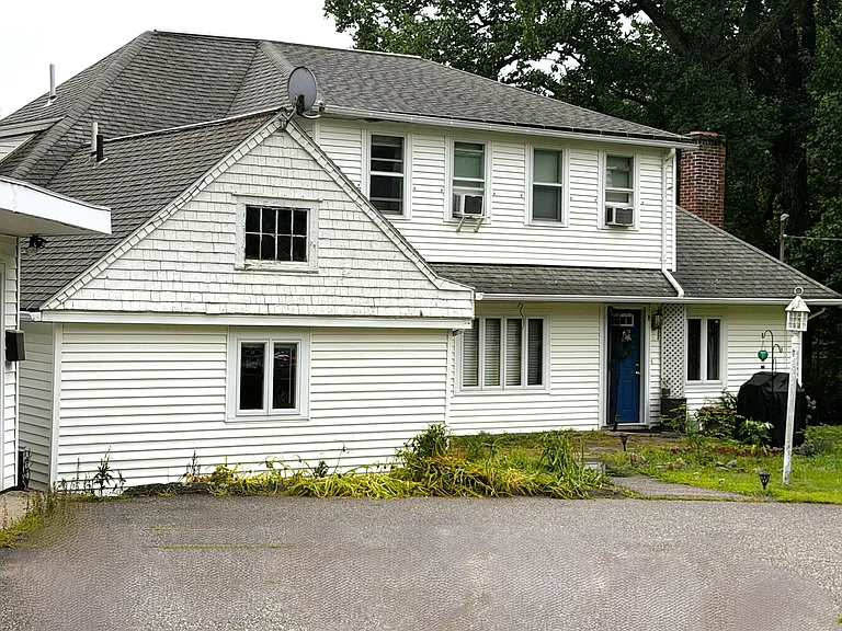 Front of 2-family home
