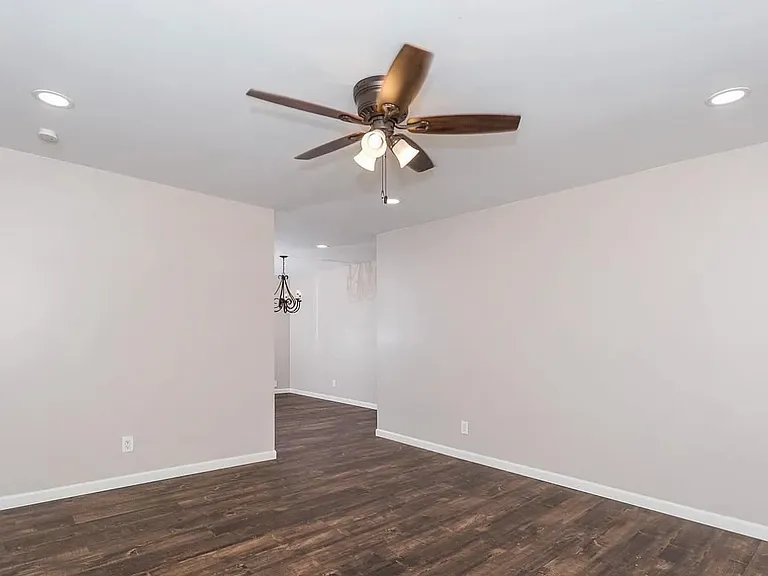 2677 S Beverly Ln — Photo 7