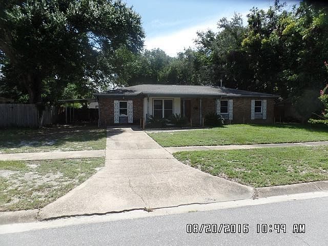 1st image of 22 Caswell Cir