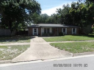 22 Caswell Cir, Mary Esther, FL 32569
