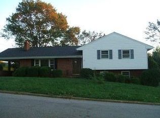 115 Maplelawn Ave NE, Roanoke, VA 24012