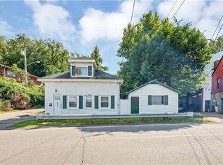 871 Pine Hollow Rd, Mc Kees Rocks, PA 15136
