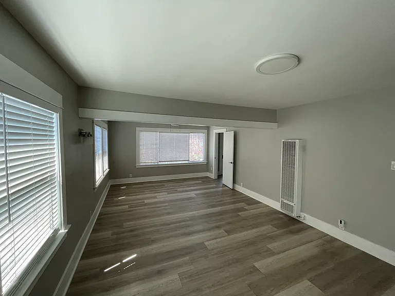 1026 E Broadway #1028 — Photo 3