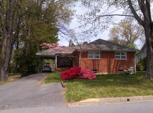 4 Maple Ln, Lexington, VA 24450