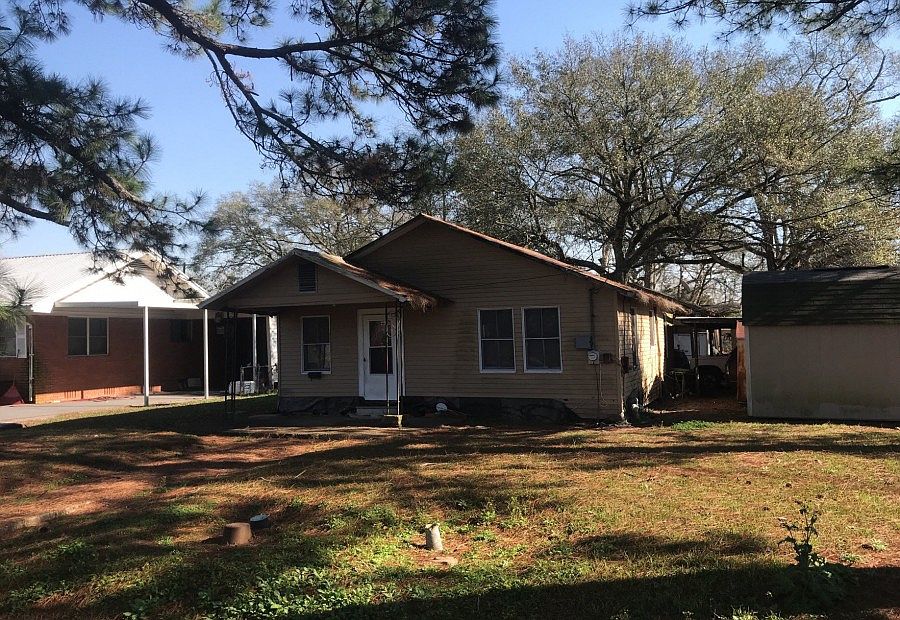 1st image of 546 Pellerin St