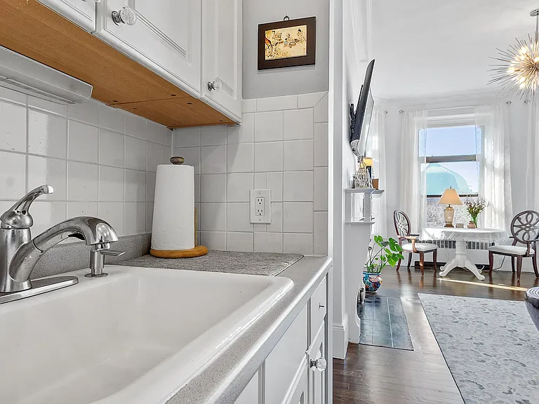 271 Dartmouth St #4H — Photo 9