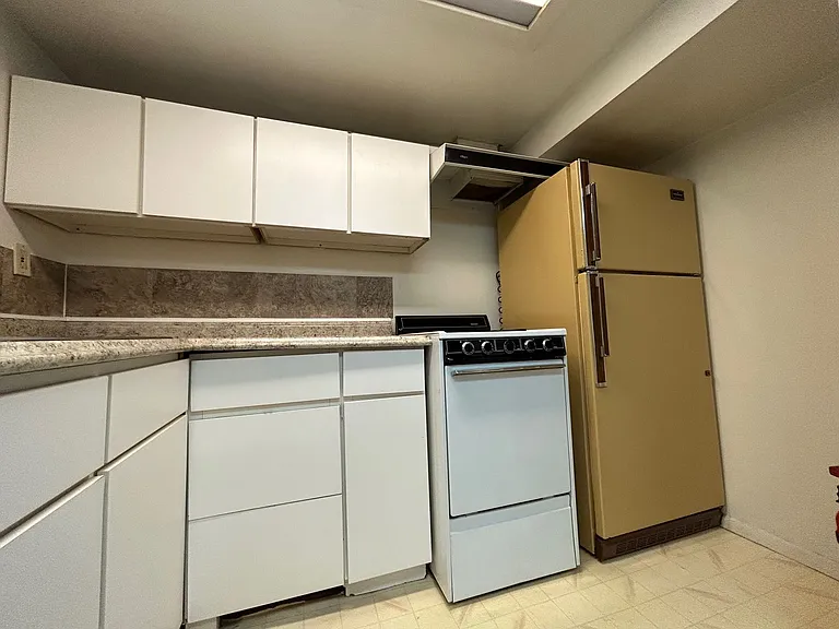Apartments available in a highly desirable University District location! — Photo 40