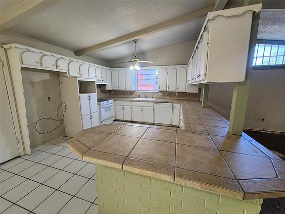 4th image of 1801 Burnt Oak St