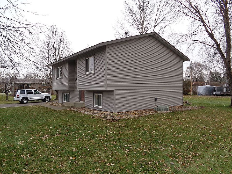 2nd image of 607 11th St SW