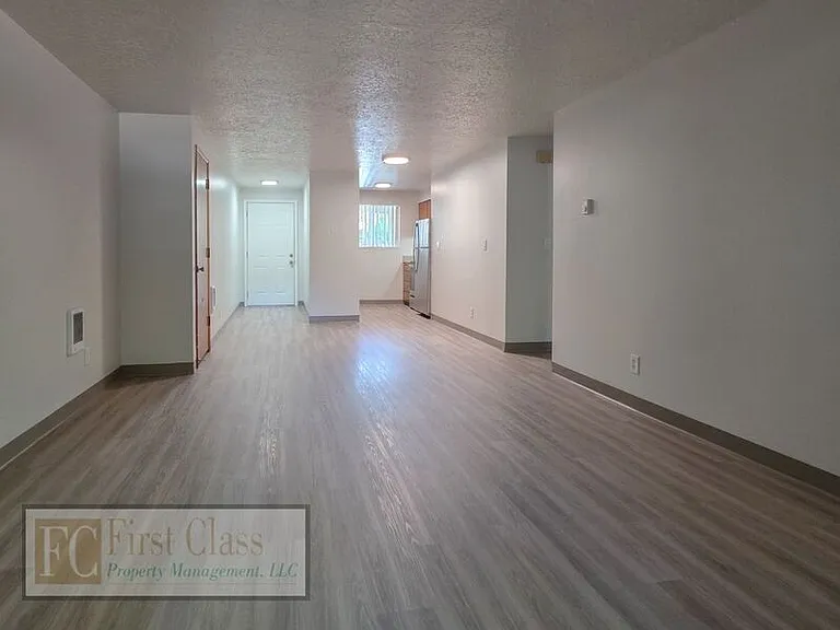 9555 SW Hall Blvd #7 — Photo 4
