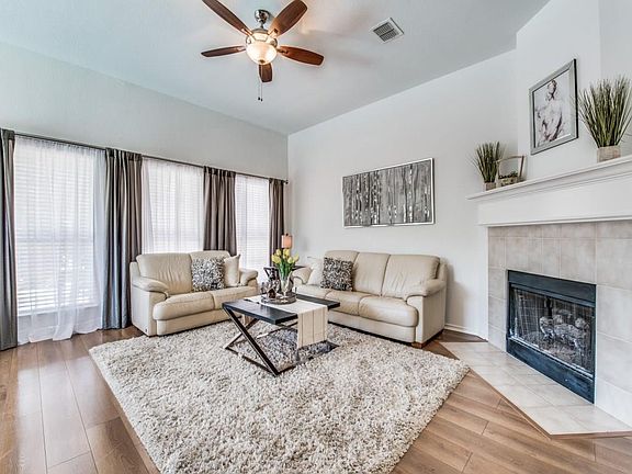4th image of 8436 Finsbury Dr