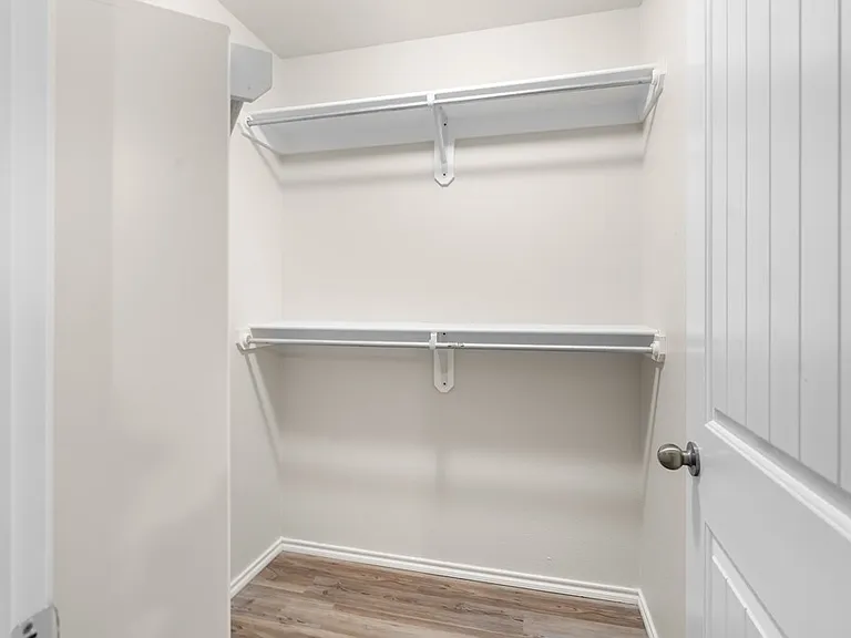 908 Purdue St — Photo 11
