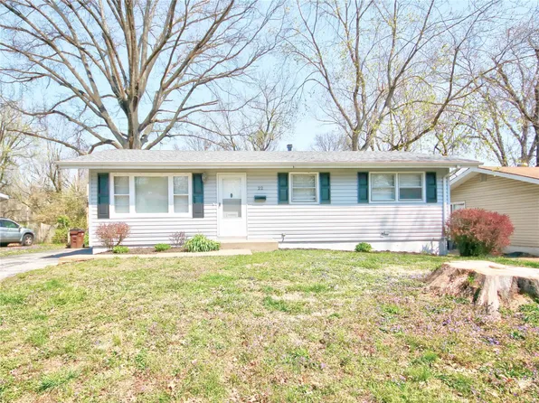 22 Fenwick Dr, Saint Louis, MO 63135