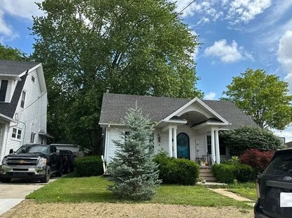 5822 Elmwood St, Monroe, MI 48161