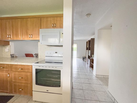 4th image of 2721 N Garden Drive #103