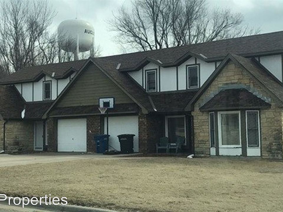1st image of 315 Woodridge Ct