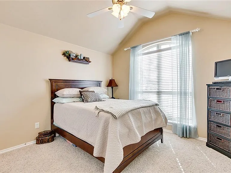 9012 Crooked Creek Ln — Photo 21
