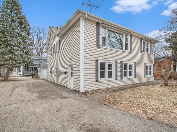 1448 Lake Blvd, Saint Joseph, MI 49085