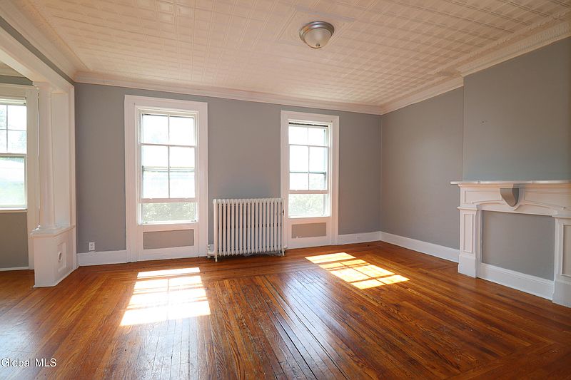 2nd image of 530 N Pearl Street