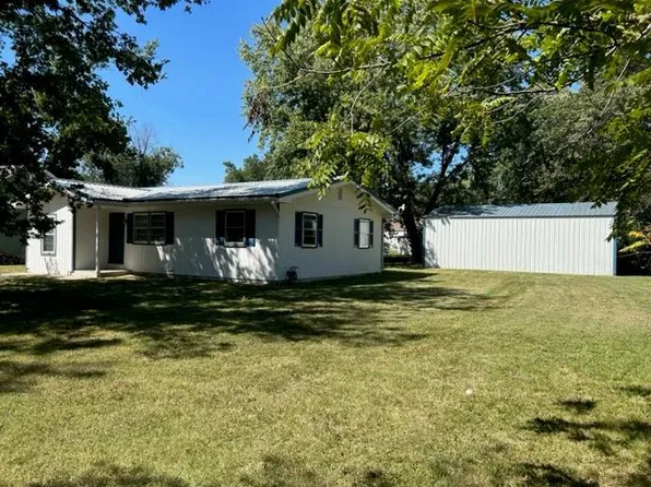 3211 Belmont Ave, Parsons, KS 67357