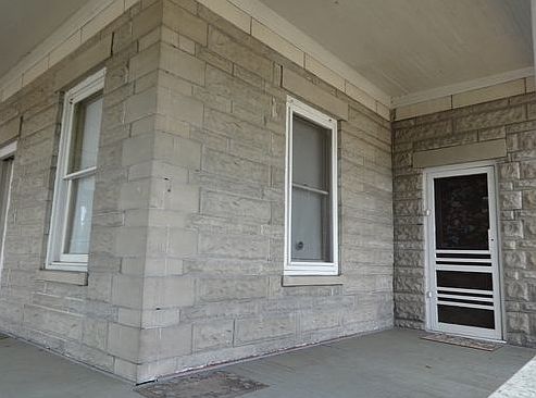2nd image of 118 N Garfield Ave