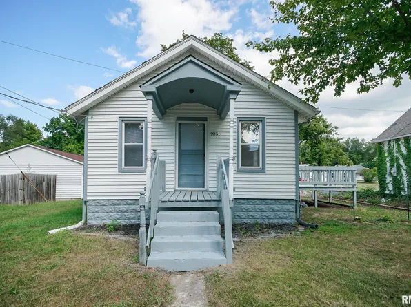 908 N 3rd St, Pekin, IL 61554