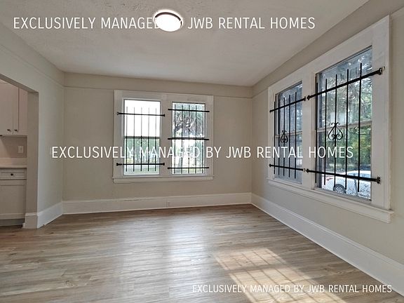 3rd image of 29 W 22nd St